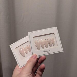 Delmour New York Press On Nails